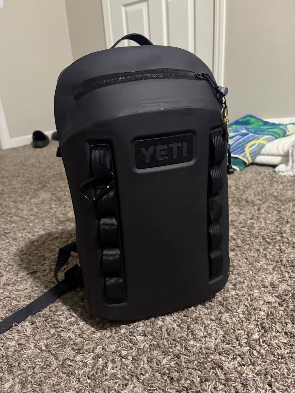 Yeti Matte Black Rugged Sling Backpack for Men cayo 15L